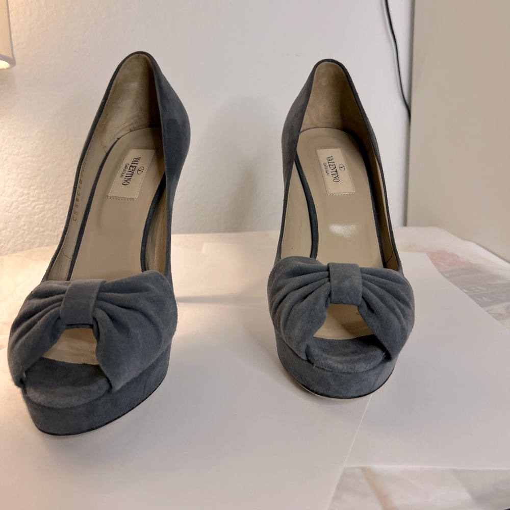 Valentino Garavani  Made in Italy Suede Bow Peep toe Platform